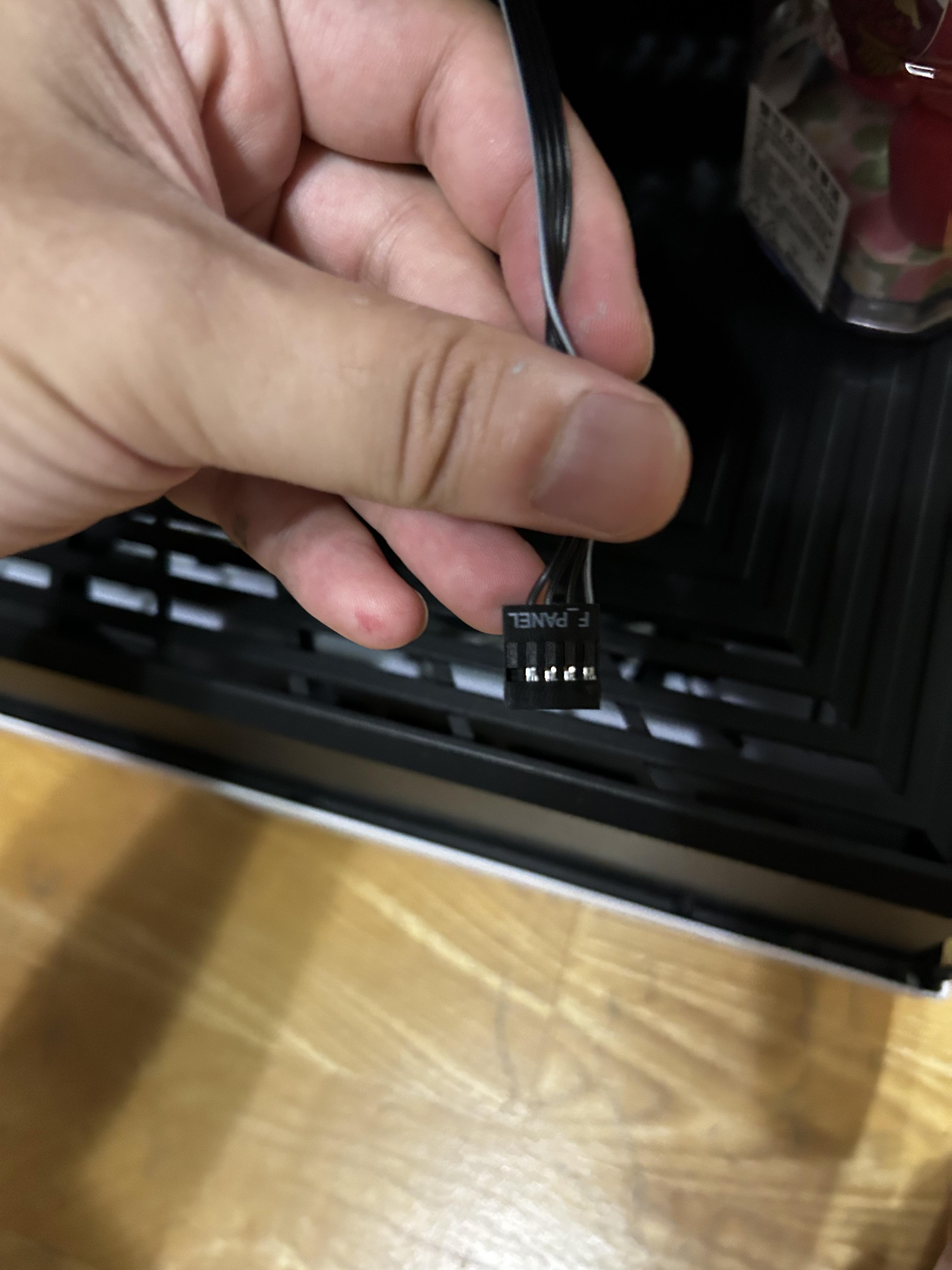 手持HYTE機箱整合式前置面板接頭